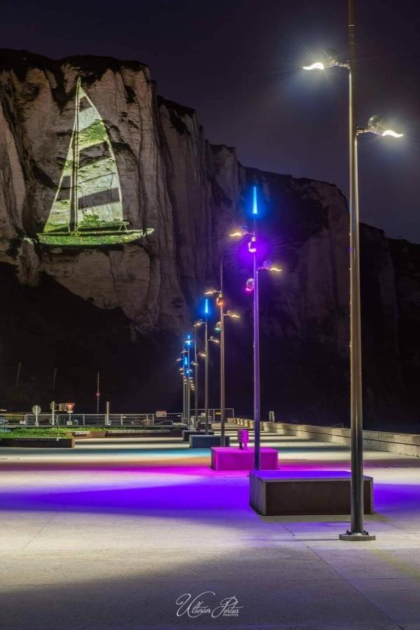 Residence Du Bord De Mer 9 Appartements Avec Une Vraie Vue Mer เลอเทรปอร์ ภายนอก รูปภาพ
