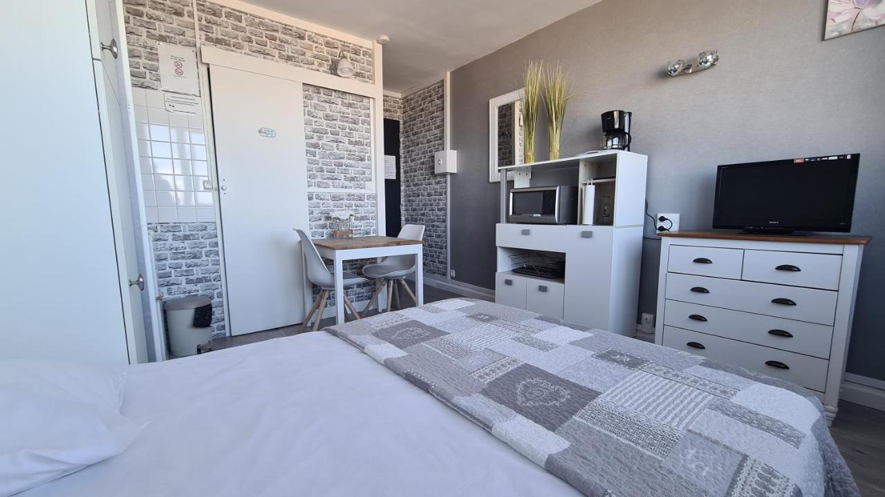 Residence Du Bord De Mer 9 Appartements Avec Une Vraie Vue Mer เลอเทรปอร์ ภายนอก รูปภาพ
