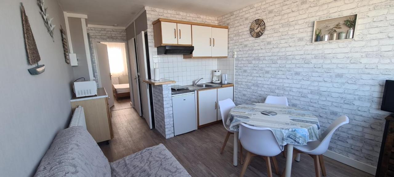 Residence Du Bord De Mer 9 Appartements Avec Une Vraie Vue Mer เลอเทรปอร์ ภายนอก รูปภาพ